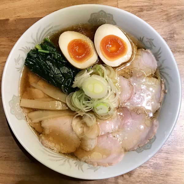 「サッポロ赤星中瓶→ 手打ちらーめん＋燻製ちゃーしゅー＋たまご」@西荻燈の写真