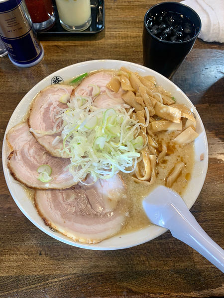 「味噌チャーシュー麺普通盛り　めんま増し」@こってりらーめん 誉の写真