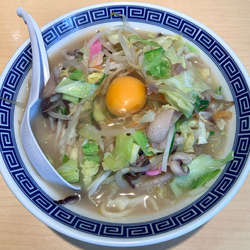 ちゃんぽん (770円) 玉子 (60円)