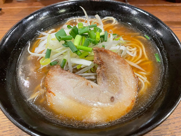 「鶏煮干しラーメン850円」@鶏白湯中華そば 鶏たけ商店の写真