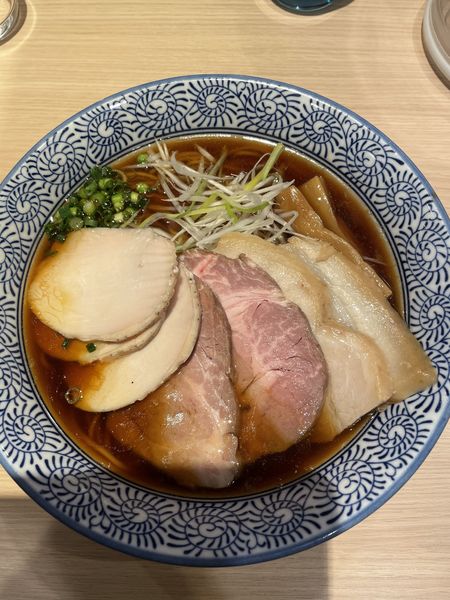 「チャーシュー芳醇香味そば(醤油)+中盛」@麺屋 一燈の写真