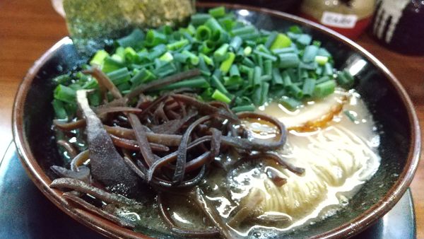 「ネギラーメン＋替え玉」@博多長浜らーめん ぼたんの写真