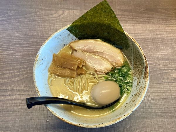 「鯛白湯ラーメン味玉　※限定復活」@東大和ラーメン大冬樹Season2の写真