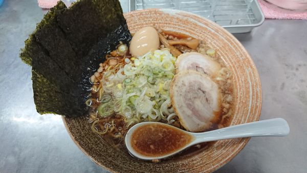 「味玉覆麺正油ラーメン＋ネギ＋海苔Ｗ」@覆麺 智の写真