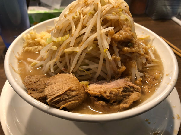 「ラーメン（しょうゆ、太麺、ランチ700円）」@ら～めん はまやまの写真