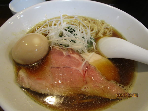 「煮干しラーメン（細麺） 半熟玉子 950円」@麺屋 龍の写真