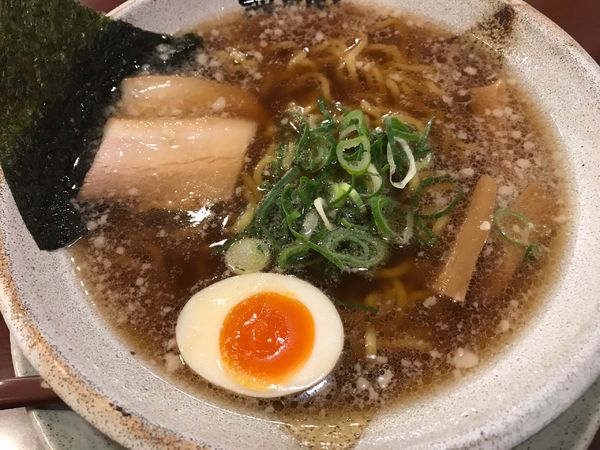 「鶏がら醤油らーめん@690+tax」@越後秘蔵麺 無尽蔵 カリーノ江坂家の写真