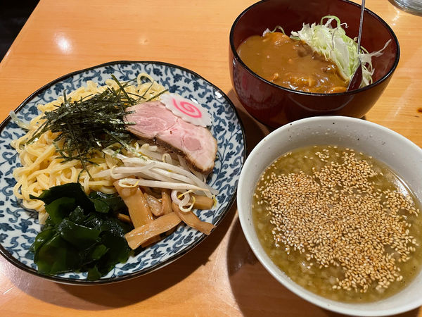 「醤油豚骨つけ麺、カレー丼セット700円」@旨安酒場 角助 本店の写真