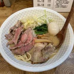 みそラーメン 肉と煮卵付き