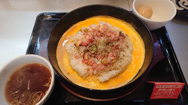 「鉄板イタめし 黒トリュフチャーハン味 ６７０円　※」@らあめん花月嵐 四街道店の写真