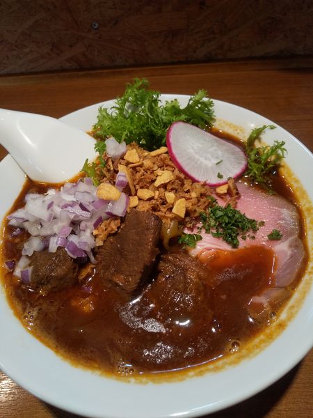 「【限定】牛たんシチューラーメン八丁味噌仕立て990円ライス」@寿製麺よしかわ 川越店の写真