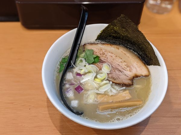 「限定煮干し白湯そば」@らーめん工房 麺作の写真