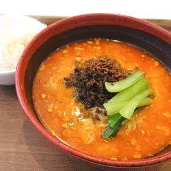 汁有り担担麺780　食べ放題ご飯60