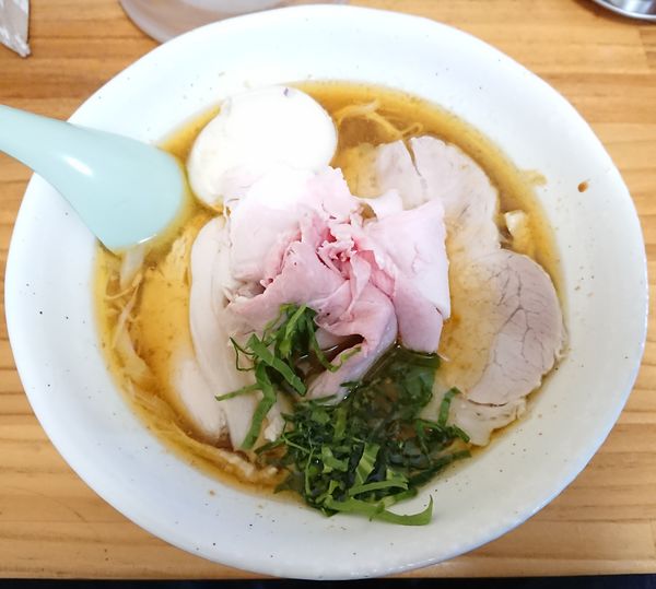 「鶏そば 醤油 3種チャーシューめん」@らーめん 波の花の写真