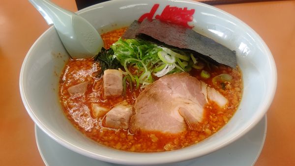「辛味噌ラーメン激辛＋ライス、クーポンコロチャー」@ラーメン山岡家 鷲宮店の写真