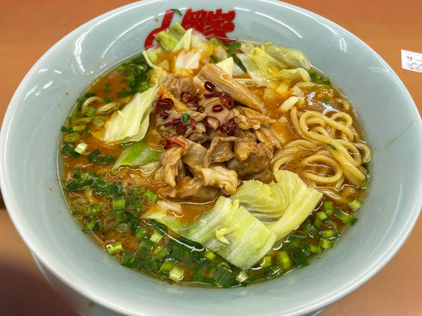 「【期間限定】もつ味噌ラーメン910円」@ラーメン山岡家 水戸内原店の写真