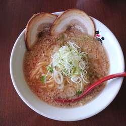 ラーメン￥750＋小ライス￥100