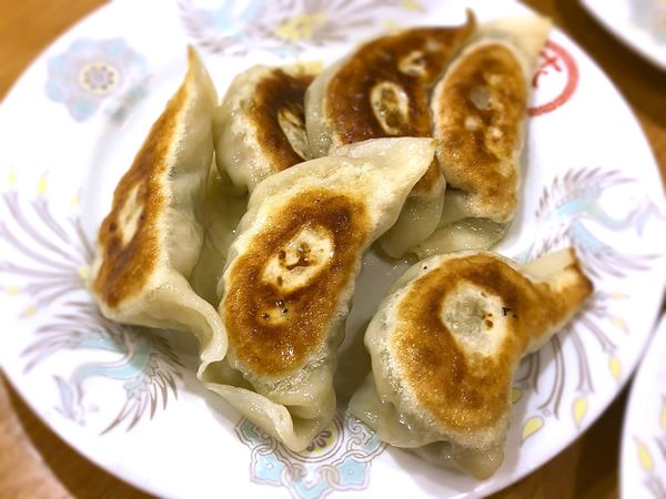 「餃子(5ケ)￥500」@中華料理 十八番 八丁堀店の写真