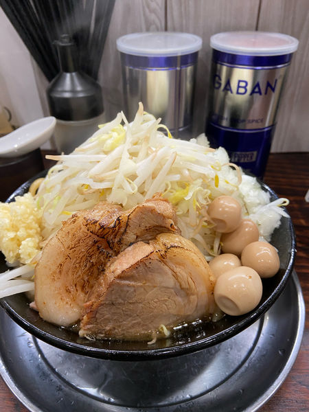 「小ラーメン　800円　燻製ウズラ100円」@麺でる 川崎店の写真