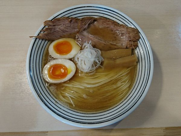 「煮干しらぁめん(味玉)」@煮干しらぁめん 猫トラ亭の写真