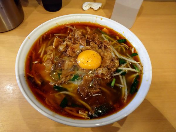 「肉ニラスタミナメン（900円）＋小ライス（100円）」@YOKOHAMA中華そば かみ山の写真