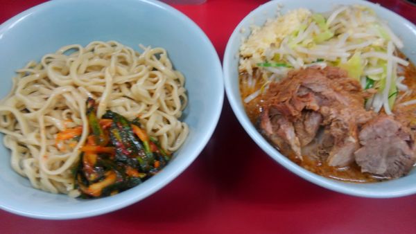 「小豚つけ麺、麺半分、ニラだれ」@ラーメン二郎 中山駅前店の写真
