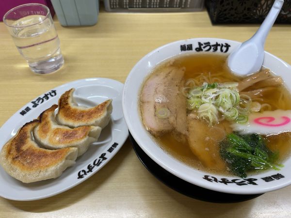 「ラーメン＋餃子」@麺屋 ようすけの写真