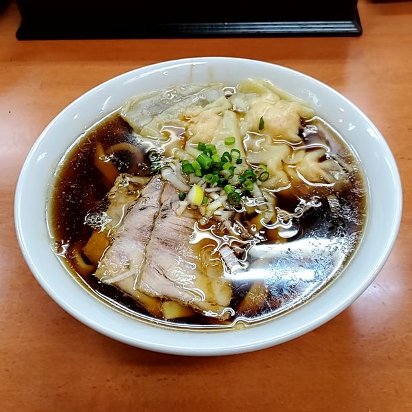 「海老ワンタンメン濃口」@日陰の写真