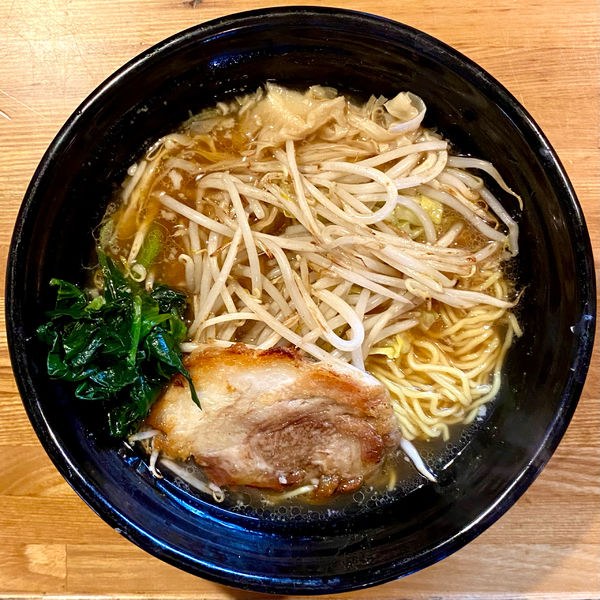 「にんにくらぁ麺 ¥850円(中盛+100円)」@らぁ麺 結の写真