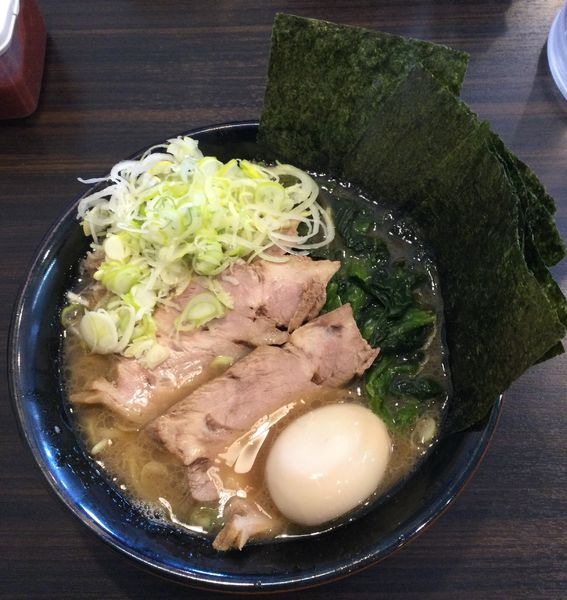 「ラーメン全部入り 1,150円」@横浜らーめん 寿三家の写真