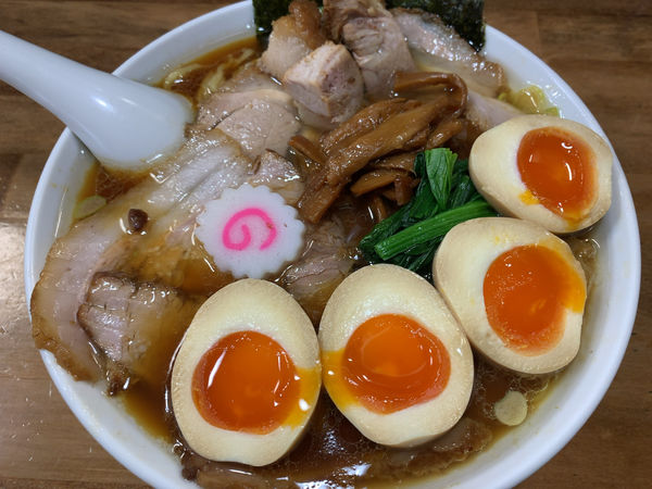 「しょうゆチャーシューメン1200円、味玉2個200円」@オランダ軒の写真