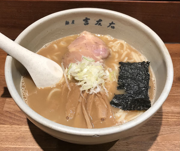 「らーめん ¥820」@麺屋吉左右の写真