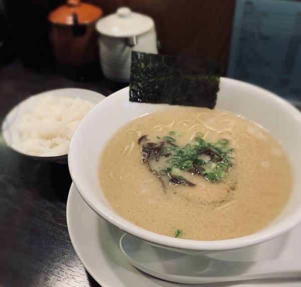 「らーめん（バリかた￥650）＋小ごはん（￥100）」@一心の写真