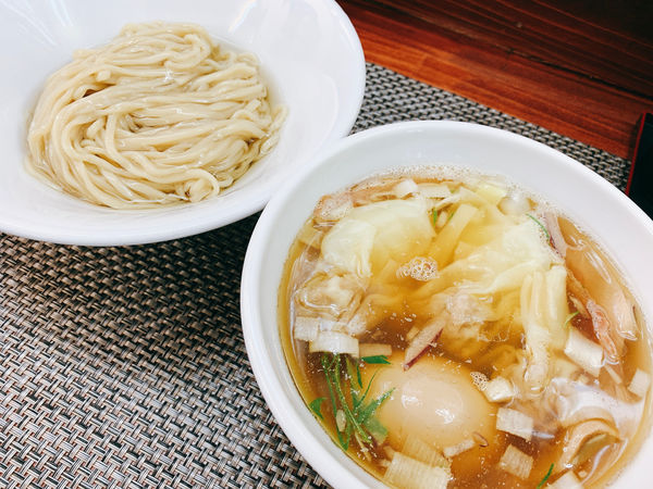「特製ワンタン鯵煮干し塩 昆布水つけ麺」@麺や 睡蓮の写真