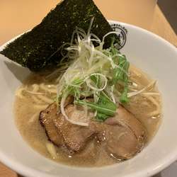 あご塩ラーメン 820円