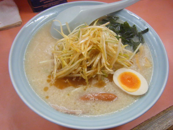 「塩ラーメン（+ねぎ）」@ラーメンショップ マルキチェーン 拝島店の写真