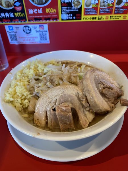 「ラーメン（太麺）小　豚増し」@ボディブローの写真