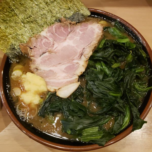 「ラーメンホウレン草増し」@横浜家系ラーメン 武虎家 尾山台店の写真