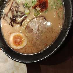 うま辛とんこつラーメン