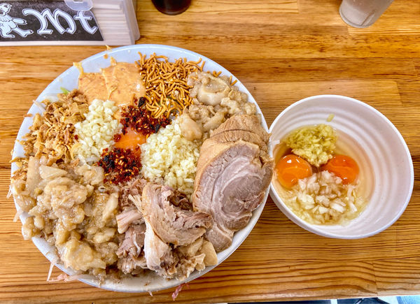 「まぜそば + コッコマン」@ハイマウントの写真