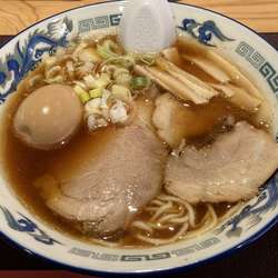 青葉らあめん（醤油）