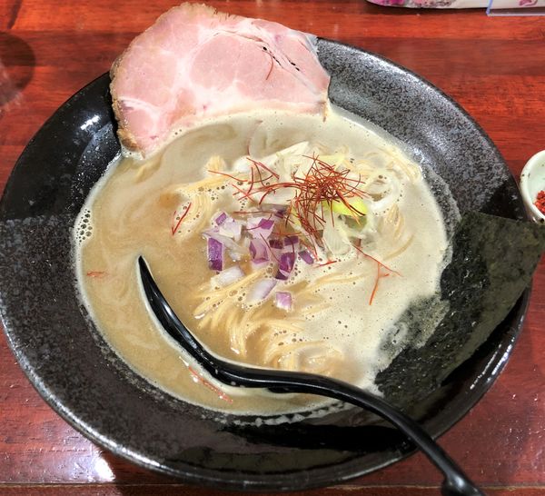 「濃厚煮干そば」@麺屋 綴の写真