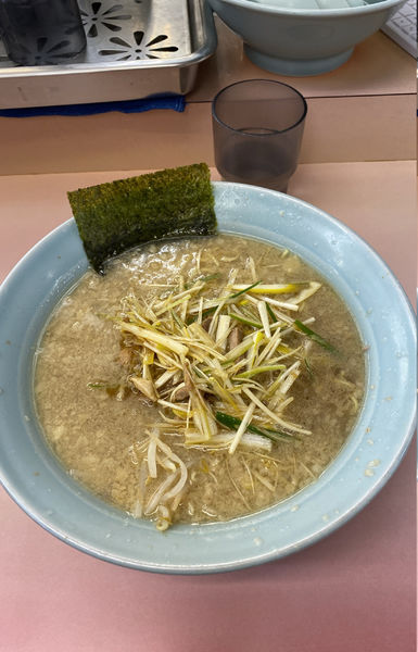 「ネギラーメン中盛り850円」@ラーメンショップ 緑ヶ丘店の写真