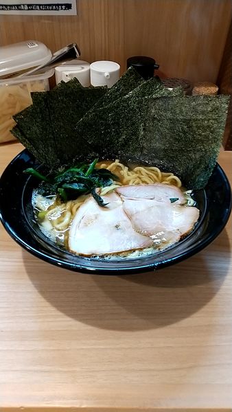「ラーメン　かため　海苔トッピング」@横浜家系ラーメン 麺屋いぶすけの写真