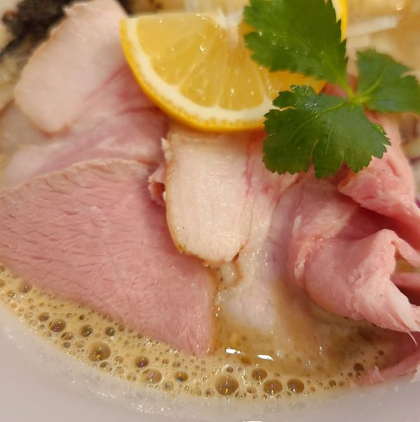 「シーフォアグラsoba+海老ワンタン」@中華そば 先崎の写真