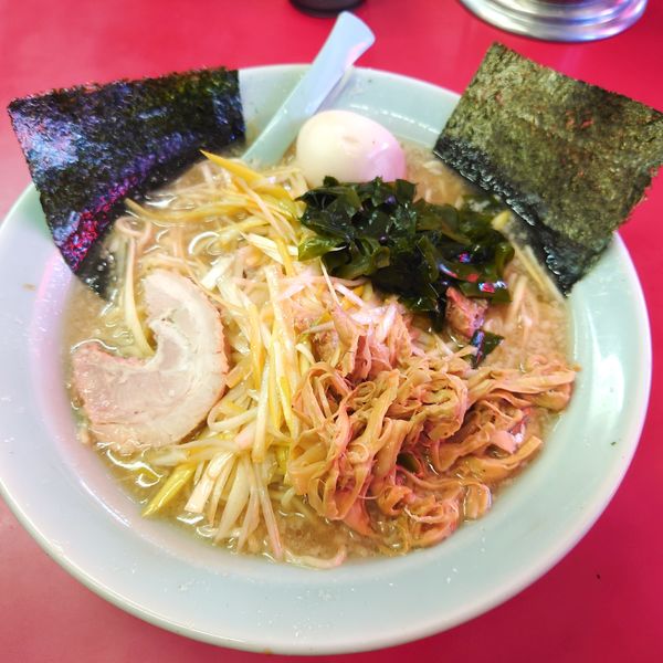 「ネギラーメン800　味玉（平日モーニングサービス）」@ラーメンショップ幸手 金田亭の写真