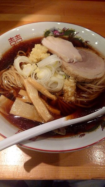 「らぁめん「醤油」850円(税込)」@ブタハトモダチニボシハシンユウの写真