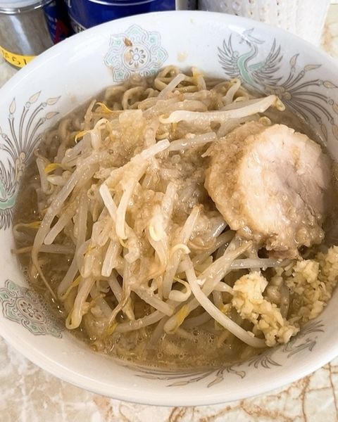 「しおらーめん普通盛りニンニク少なめアブラ」@らーめん松信 八千代台店の写真