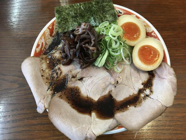「濃厚ラーメン黒(太麺大盛)＋替玉」@ラーメンかなやの写真