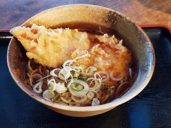 「とり天そば・温」@えきめんや 黄金町店の写真